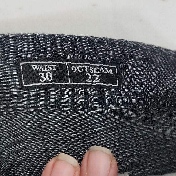 Mens Buckle Black Cargo style Shorts size 30 Standard Fit - Picture 4 of 10